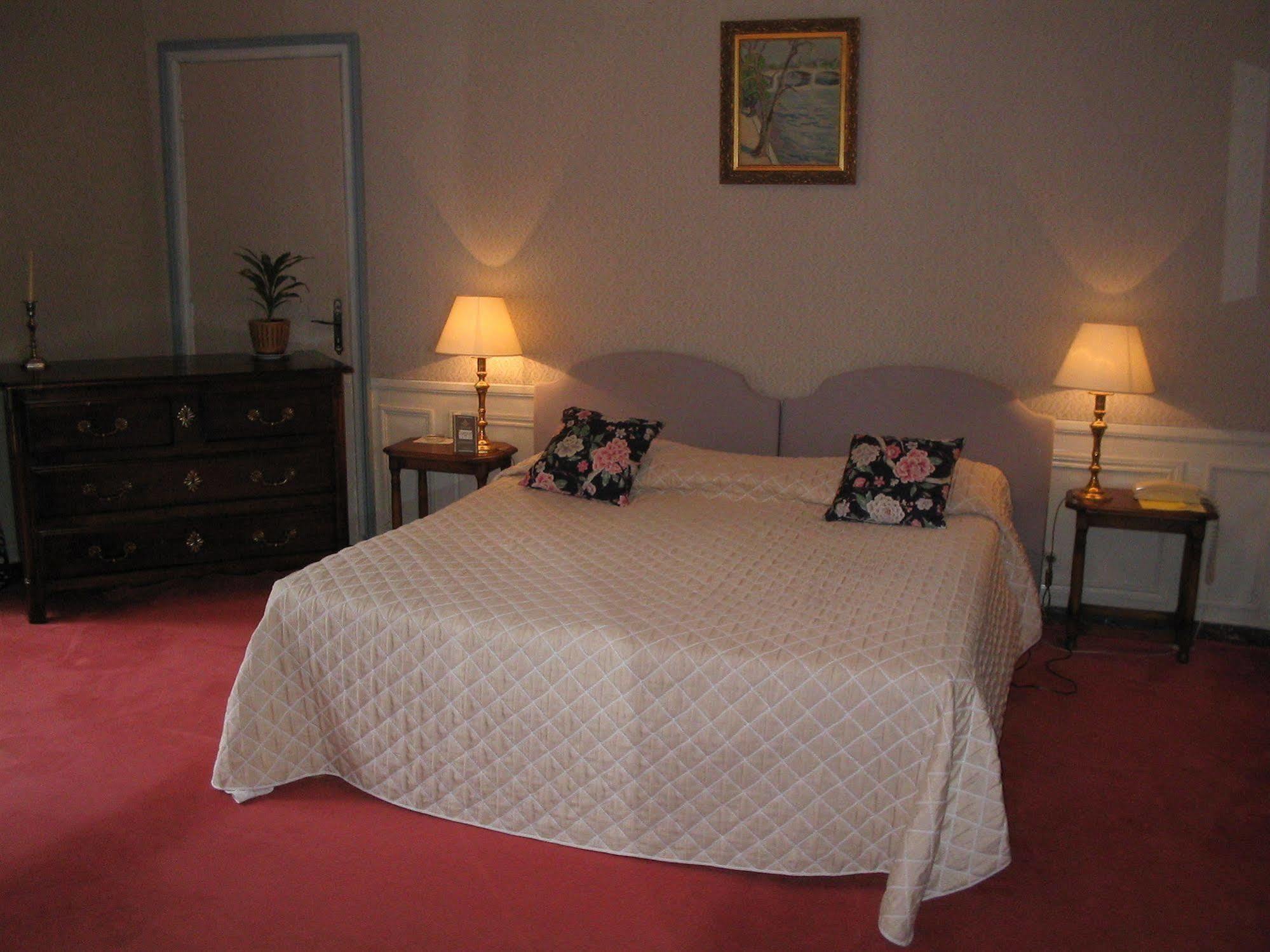 Chateau De Hotel 4*