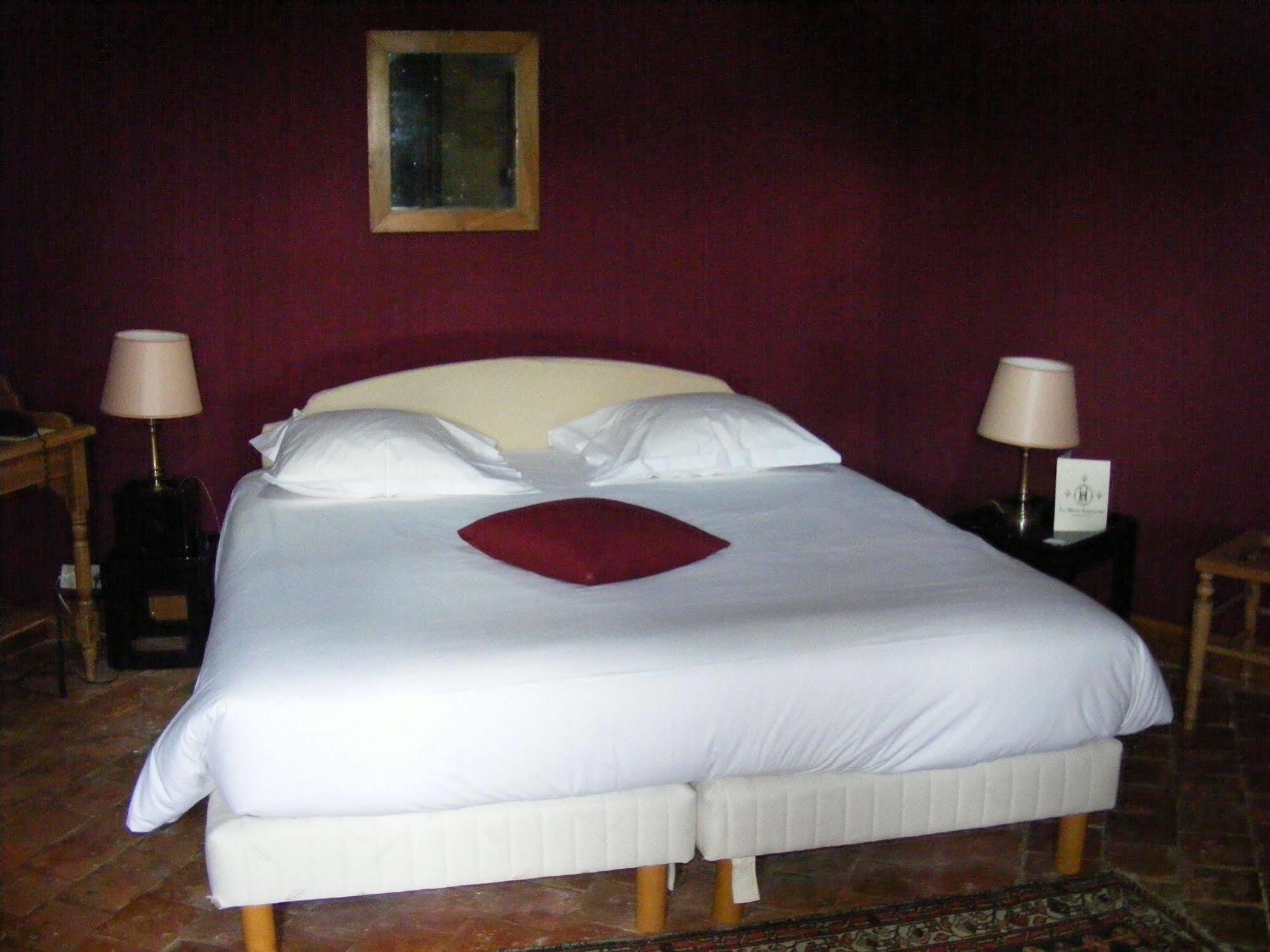 Chateau De Hotel 4*