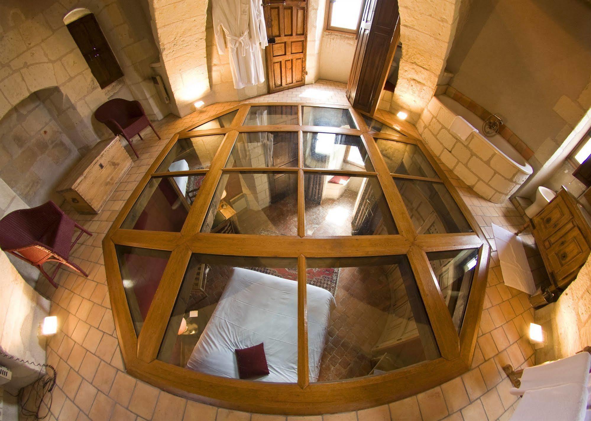 Chateau De Hotel 4*